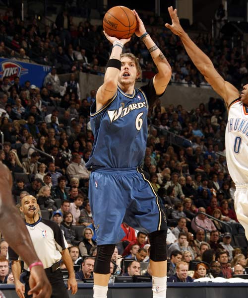 一名备受尊 一名备受尊