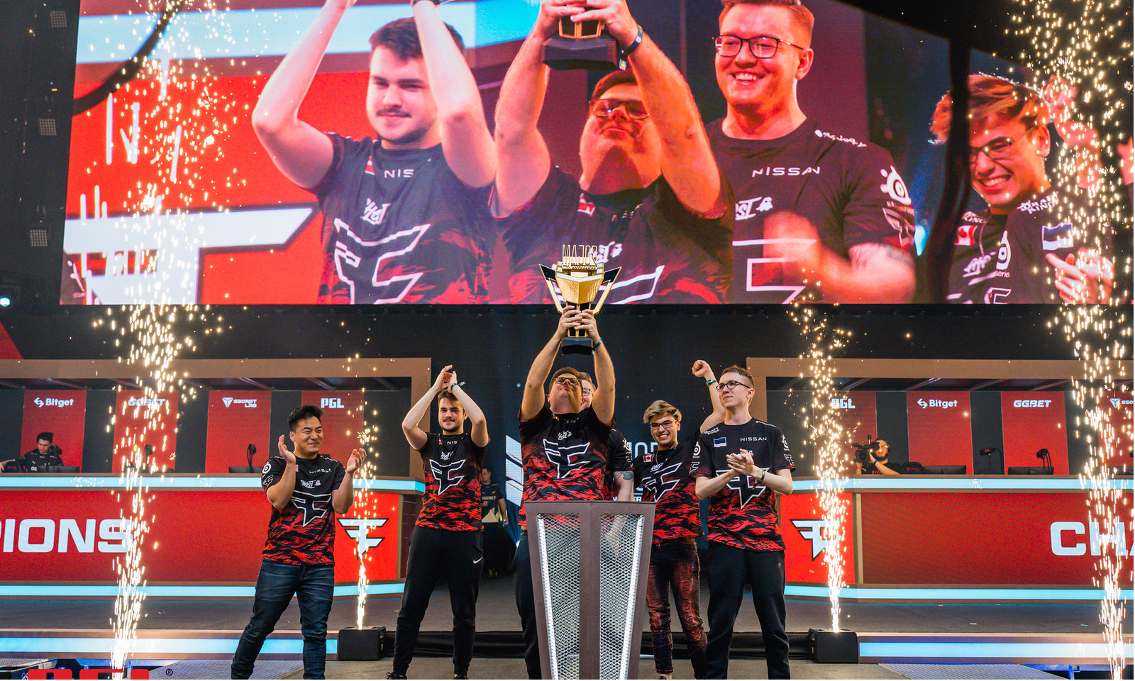 太阳等强敌 太阳等强敌