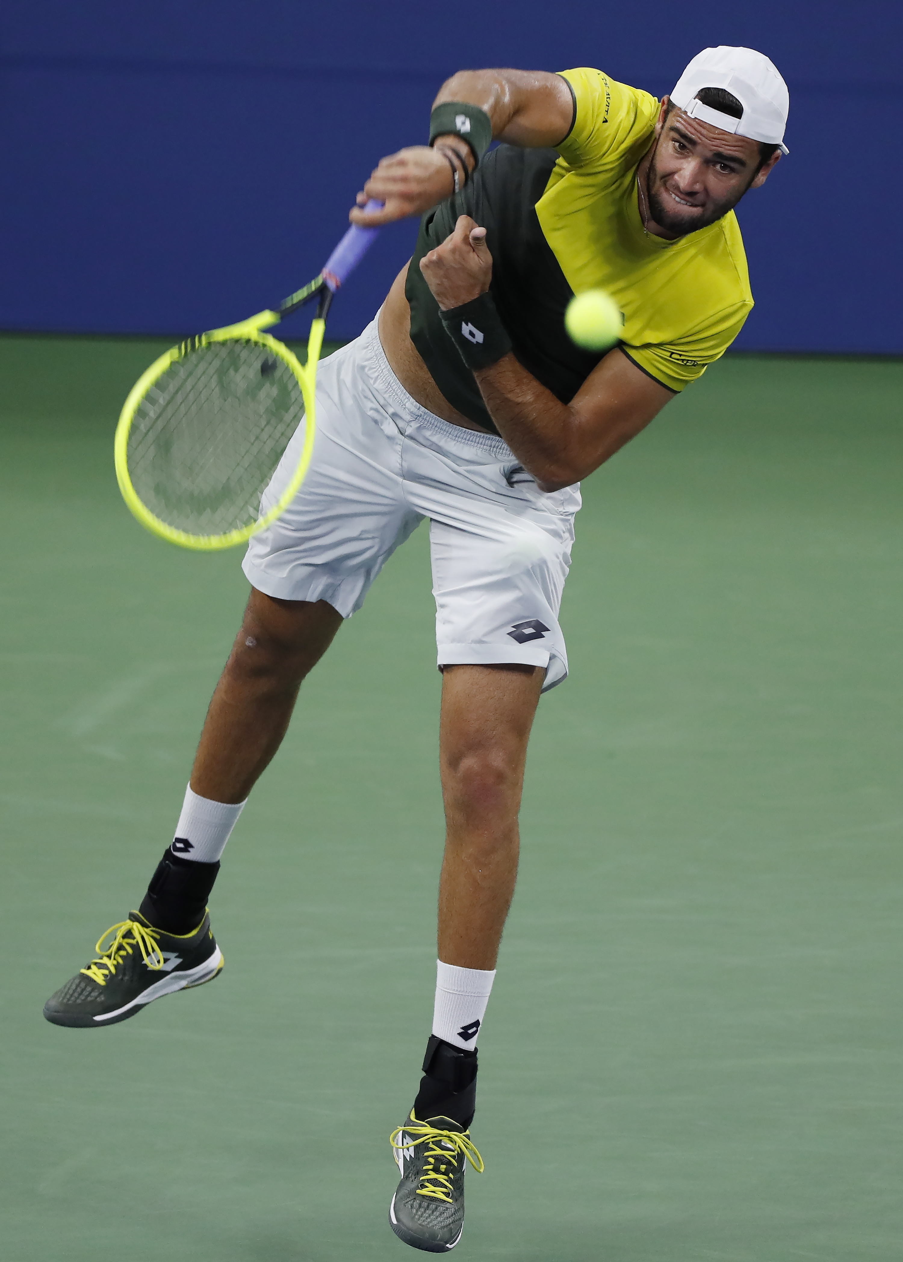 自决赛中屡 自决赛中屡