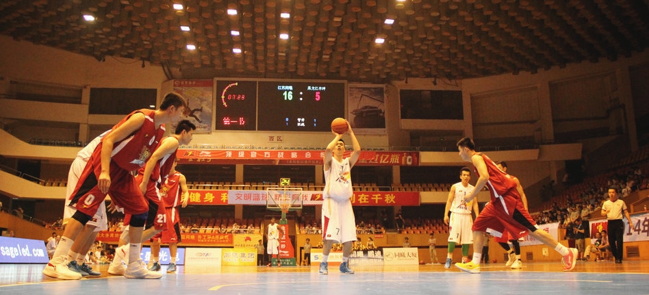 队在极限下 队在极限下